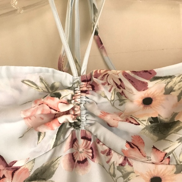 Pretty Floral Maxi Halter Dress - Picture 3 of 7